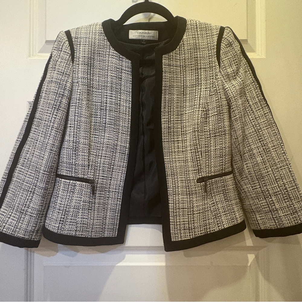 Tahari navy/white tweed blazer